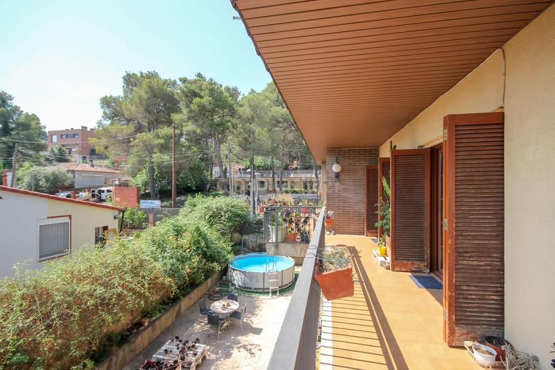 Foto 1df0fb24-b962-4822-857a-e0da2e224ea2. Casa en avinguda de la font casa independiente con gran jardín y dos viviendas ideal para dos familias en Cervelló