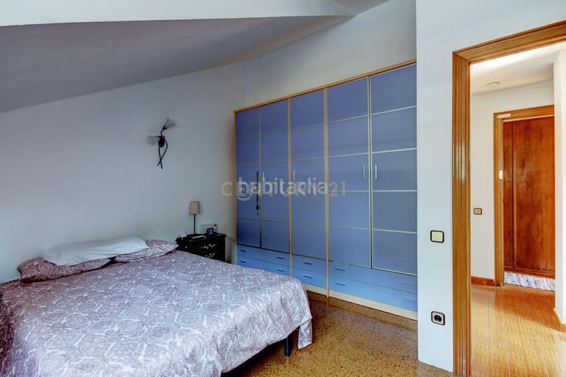 Foto 77a63655-0767-49b3-8a92-5461644ae5b7. Casa en avinguda de la font casa independiente con gran jardín y dos viviendas ideal para dos familias en Cervelló