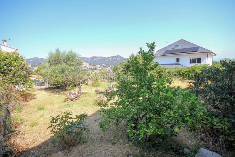 Foto 9701aca7-ff2b-4139-ba4f-36d099ec8914. Casa en avinguda de la font casa independiente con gran jardín y dos viviendas ideal para dos familias en Cervelló
