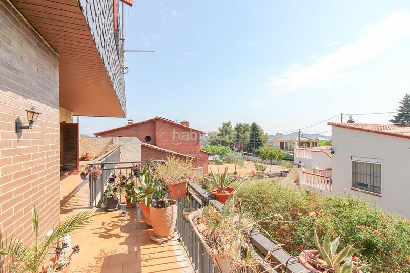 Foto b9b862ce-1bd6-4f82-9a17-2080aabda206. Casa en avinguda de la font casa independiente con gran jardín y dos viviendas ideal para dos familias en Cervelló