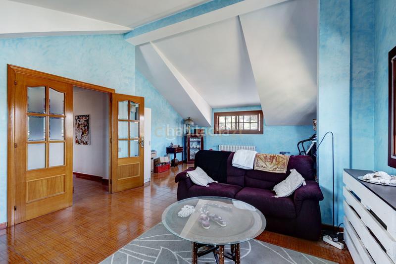 Foto c67321e8-217b-4095-aeb6-5ebd47343f9d. Casa en avinguda de la font casa independiente con gran jardín y dos viviendas ideal para dos familias en Cervelló