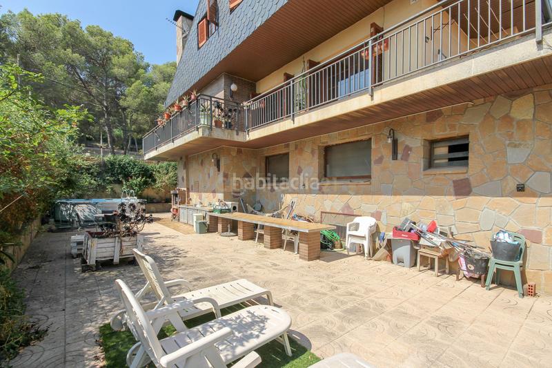 Foto f24c2939-5678-47ff-87f1-ea37598d5d33. Casa en avinguda de la font casa independiente con gran jardín y dos viviendas ideal para dos familias en Cervelló
