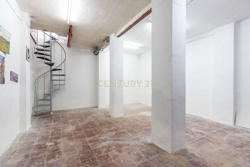 Foto 3fc13222-82ac-4d44-9c9a-4b68d4f3b738. Local commercial dans avinguda primer de maig dans Llagosta (La)