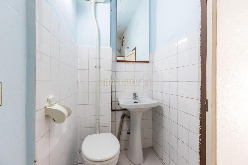 Foto 6f396651-5519-4bb1-a3c3-18066ffbf13f. Local commercial dans avinguda primer de maig dans Llagosta (La)