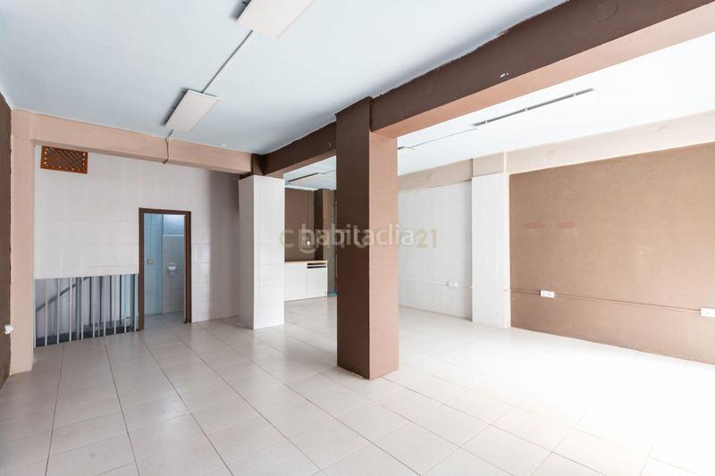 Foto 75a92120-3df7-4b0e-9726-b9b8502c4d82. Local commercial dans avinguda primer de maig dans Llagosta (La)