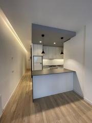 Apartament  Cl emilia pardo bazan, d' 28barcelona (barcelona) 28. Piso reformado con balcón y ascensor en barcelona  listo para en