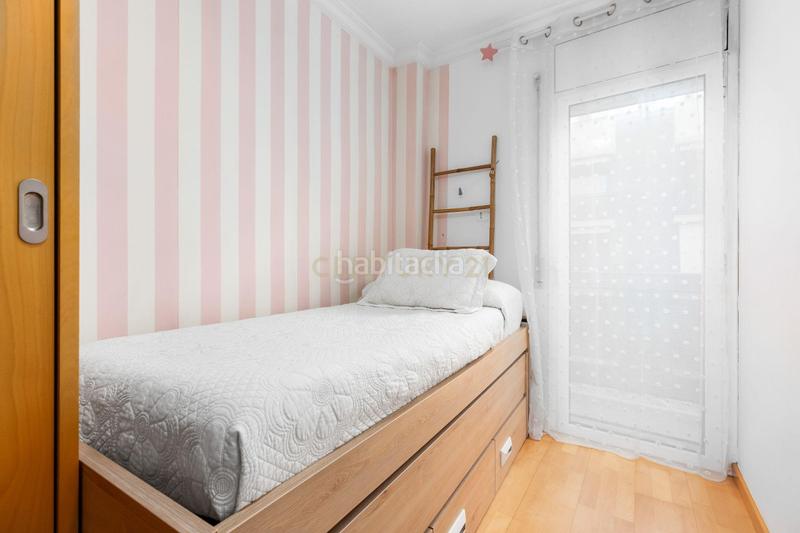 Foto 0bf5772f-4ef2-4d0b-848d-b4457438dc79. Dúplex a carrer sant isidre a Pallejà