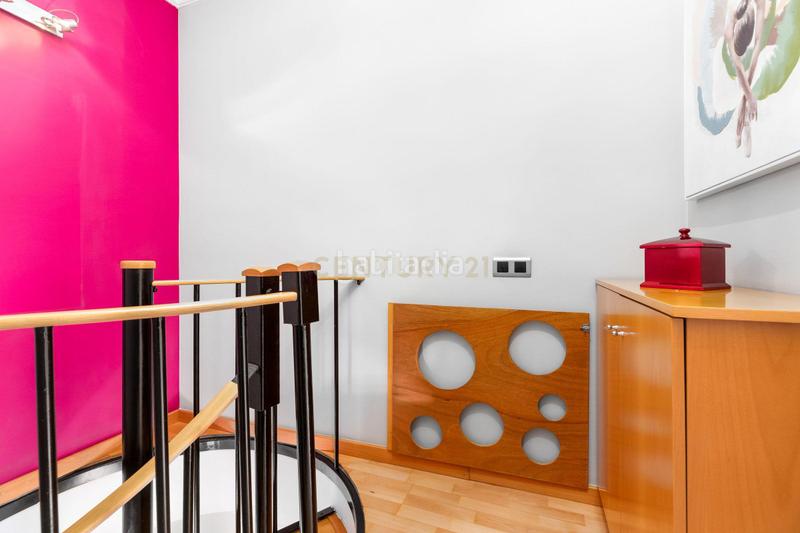 Foto 2acf3dde-3abb-4a68-82bd-951317bb7fb7. Dúplex a carrer sant isidre a Pallejà