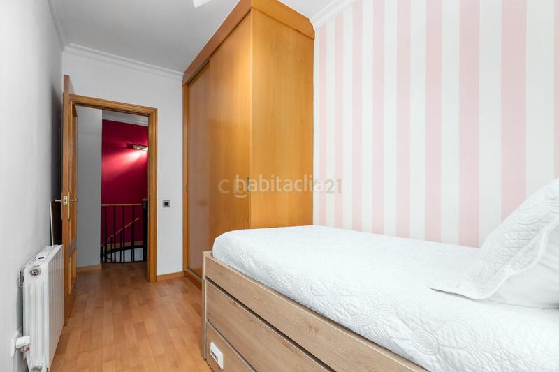 Foto 7bf1802c-6df2-463b-95d2-970f8ecb99cb. Dúplex a carrer sant isidre a Pallejà