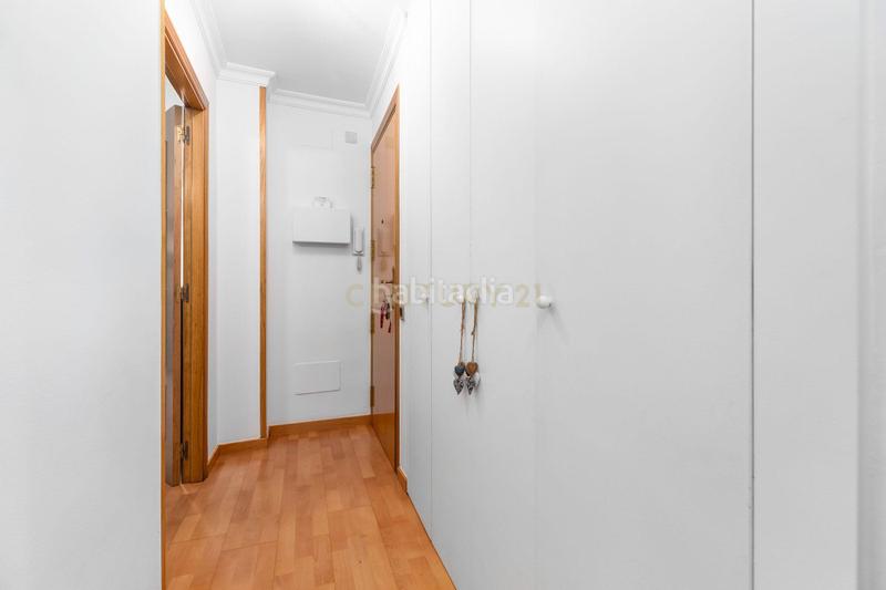 Foto 938e04ac-2b44-43ae-9b67-fea8e92f4ce2. Dúplex a carrer sant isidre a Pallejà