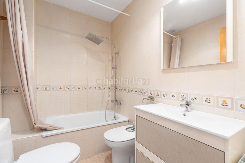 Foto 98a948ca-fe73-48c1-b9f7-9d5a9d193622. Dúplex a carrer sant isidre a Pallejà