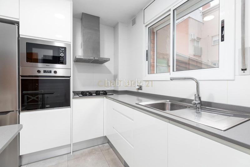 Foto b3939782-68fc-48e3-84e8-5167d171c0b9. Dúplex a carrer sant isidre a Pallejà