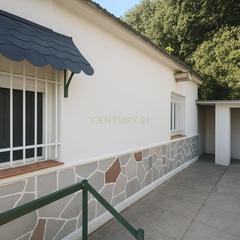 Casa a Passatge camí del mas sauro, barcelona, spain. Casa con vistas al tibidabo y collserola  barcelona zona sarrià