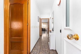 Casa a Ca n'Oriac. Casa con encanto en sabadell, céntrica y tranquila, ideal para r