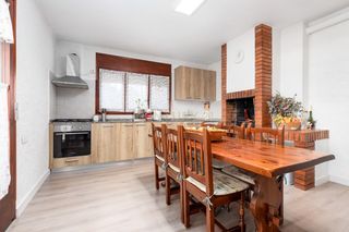 Chalet à Carrer de les orenetes, 35, lliçà d'amunt, spain 35. Tu nuevo hogar te espera en lliçà damunt!