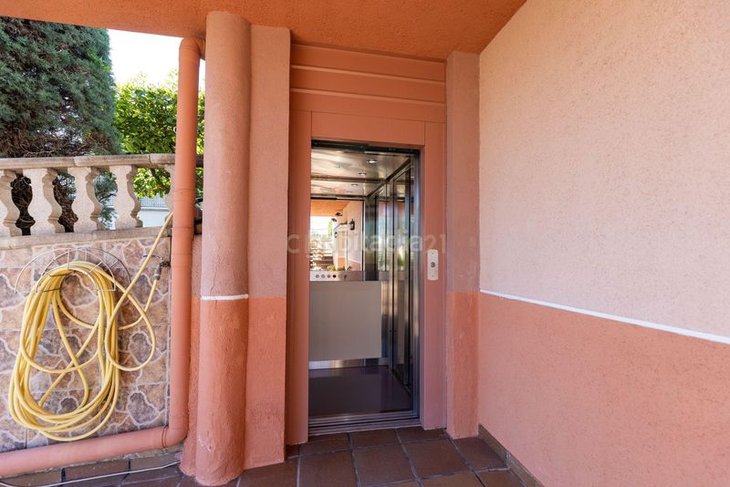 Foto e510bbd0-af69-417b-a699-d99d36119c8a. Casa a Lliçà de Vall
