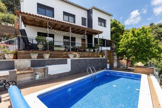 Casa en Carrer de les gavines, 27, palafolls, spain 27. Impresionante casa semi nueva en palafolls, barcelona