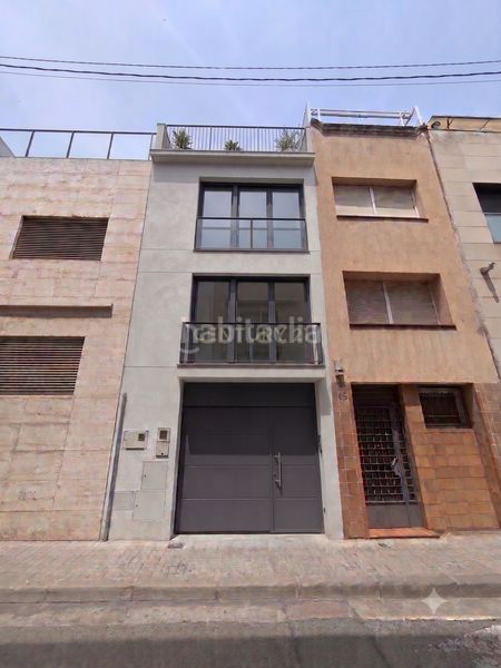 Foto 42f66045-4f8b-4604-a154-17db6b0c2d3a. Edifici a carrer de gurrea a Centre Sabadell