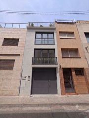Apartamento  Carrer de gurrea, 17, sabadell, spain 17. Casa de 1920 en centre sabadell  182 m  diversas fórmulas a cons