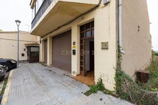 Casa in Avinguda de la generalitat, 38, la bisbal del penedès, spain 38. Casa en venta en la bisbal del penedès