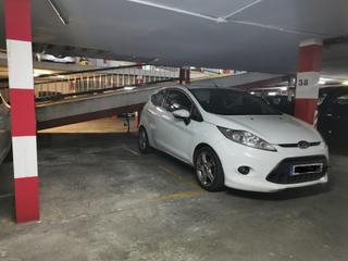 Parking coche en Ciutat Universitaria. Plaza de garaje en venta en zona universitaria  junto a blasco i