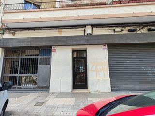Local Comercial a Mont Olivet. Buscando local?  este es el tuyo!!!
