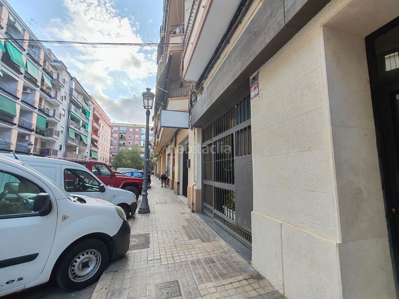 Foto ecd3bbf1-d7a0-4fde-bbda-0a3f9955c2c7. Local comercial a Mont Olivet Valencia