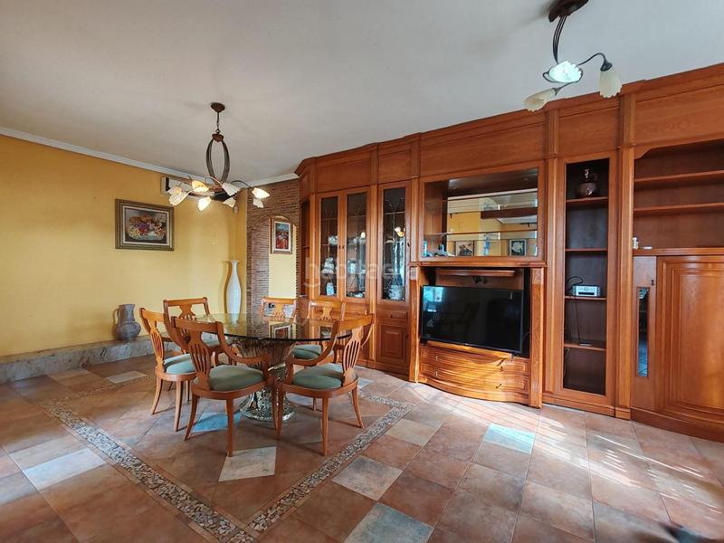 Foto 91957f57-8513-41f1-a8dc-f2013ec38bb7. Chalet mit heizung parking pool in Cumbres de Calicanto Torrent