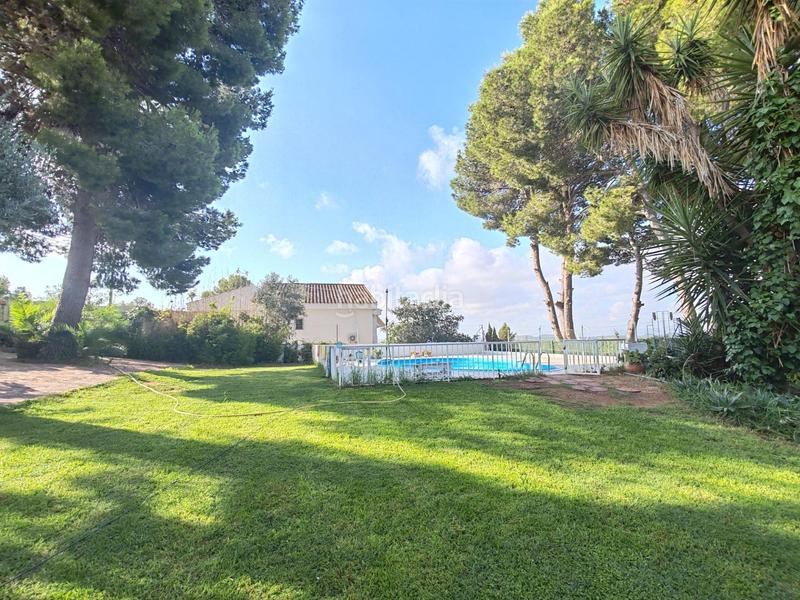 Foto e8b490e4-e672-479c-a9e4-9691e2427f1a. Chalet mit heizung parking pool in Cumbres de Calicanto Torrent