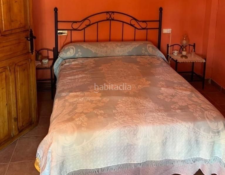 Foto 0c0ef184-e437-46c5-9f5d-01abe84c5863. Casa amb calefacció aparcament a Requena