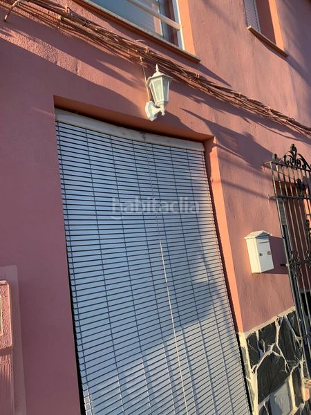 Foto 189f8205-8f17-42b4-804e-bb0f90cd4260. Casa amb calefacció aparcament a Requena