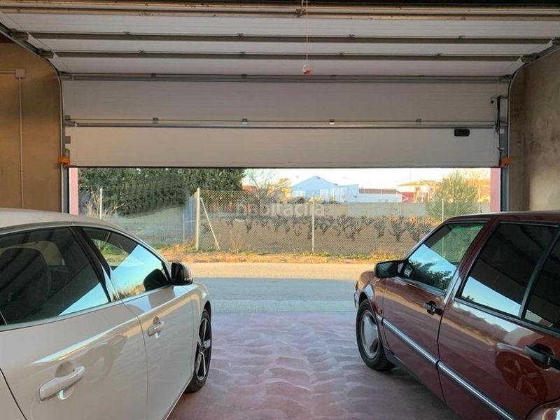 Foto 6a358d8b-a992-41f7-b0fa-d36a9443de9d. Casa amb calefacció aparcament a Requena