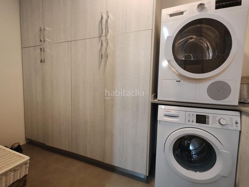Foto 2685e0c0-8288-4927-b05c-3070e558419d. Casa adossada amb calefacció aparcament a Avenida de Abril-9 de Octubre Sagunt