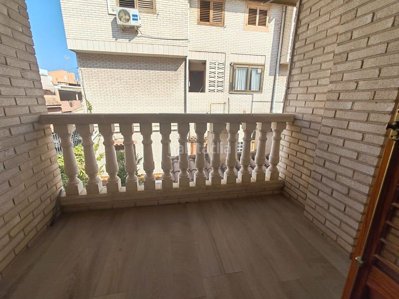 Foto 50d508fb-098a-4d0d-aa0b-97d510f9dae1. Casa adossada amb calefacció aparcament a Avenida de Abril-9 de Octubre Sagunt