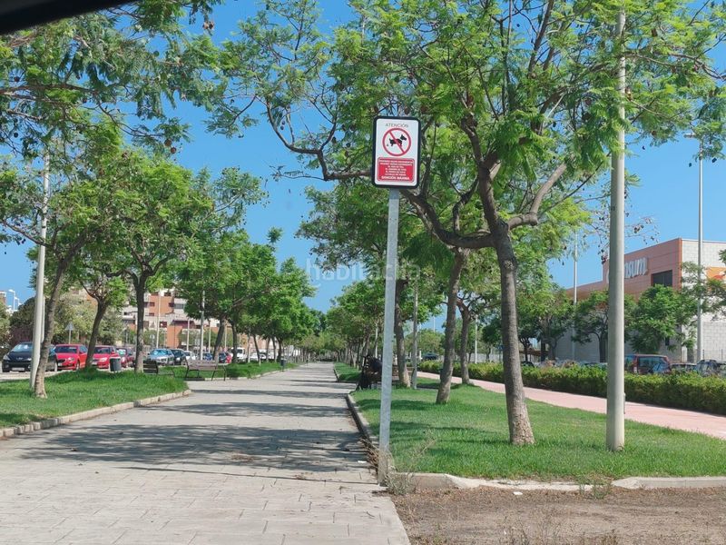 Foto b685d6c4-a1d9-4828-b28c-d26b34536f1b. Casa adossada amb calefacció aparcament a Avenida de Abril-9 de Octubre Sagunt