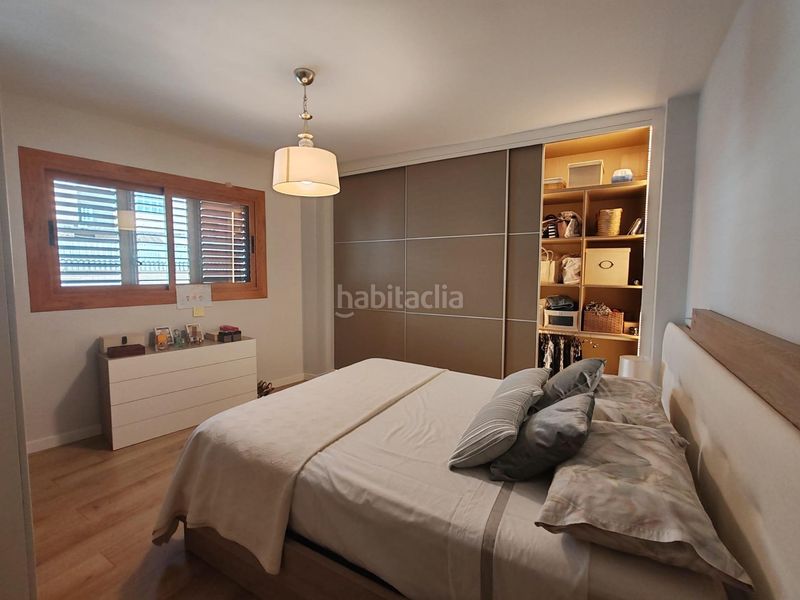 Foto b70e8428-bfb8-45ff-827c-6d8812d6b9eb. Casa adossada amb calefacció aparcament a Avenida de Abril-9 de Octubre Sagunt