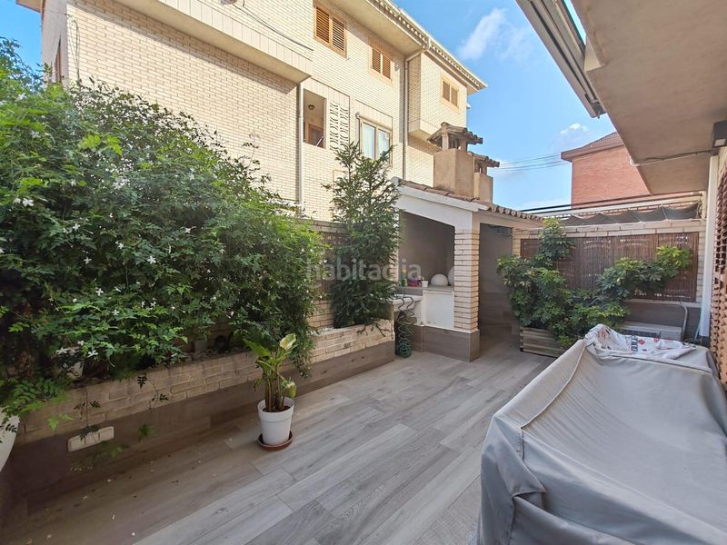 Foto f52f7bf7-e372-46f3-8629-f7a72e757365. Casa adossada amb calefacció aparcament a Avenida de Abril-9 de Octubre Sagunt