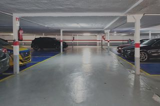 Aparcament cotxe  Calle antonio suarez. Venta de plaza de garaje en la av. del puerto