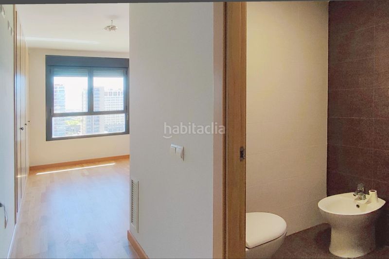 Piso vivienda en novena planta con vistas al mar y garaje en ciutat de les arts i les ciències en Valencia - Imagen 22