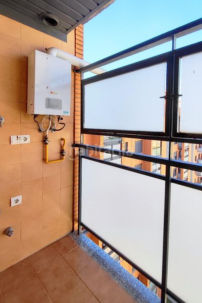 Piso vivienda en novena planta con vistas al mar y garaje en ciutat de les arts i les ciències en Valencia - Imagen 12