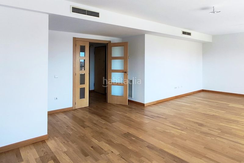 Piso vivienda en novena planta con vistas al mar y garaje en ciutat de les arts i les ciències en Valencia - Imagen 8