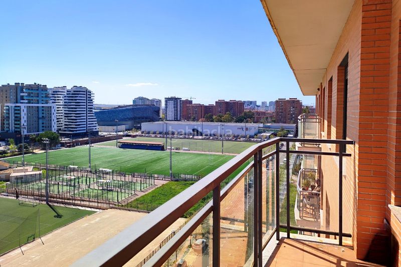 Piso vivienda en novena planta con vistas al mar y garaje en ciutat de les arts i les ciències en Valencia - Imagen 3