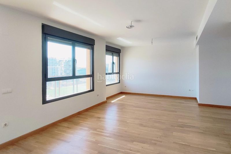 Piso vivienda en novena planta con vistas al mar y garaje en ciutat de les arts i les ciències en Valencia - Imagen 7