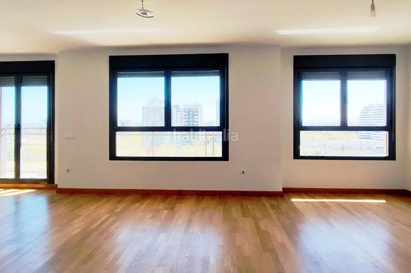 Piso vivienda en novena planta con vistas al mar y garaje en ciutat de les arts i les ciències en Valencia - Imagen 5
