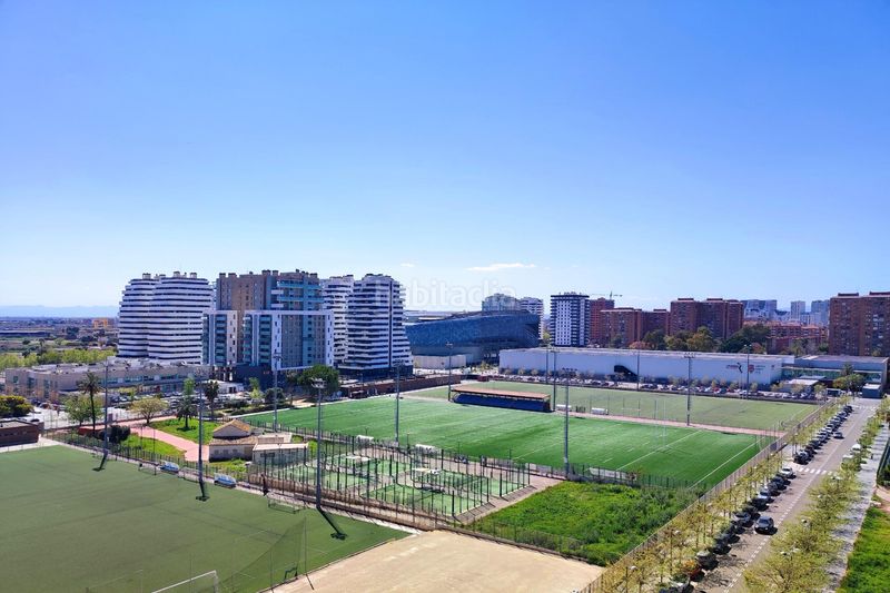 Piso vivienda en novena planta con vistas al mar y garaje en ciutat de les arts i les ciències en Valencia