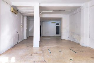 Lloguer Local Comercial  Calle alicante. Local amplio y diáfano con gran visibilidad próximo a la estació