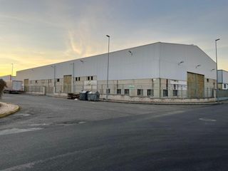 Capannone industriale in Carolina (La). Nave industrial en la carolina jaen dentro de un poligono indust