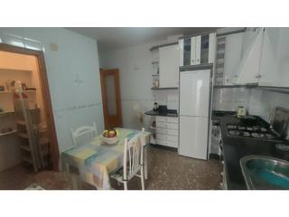 Pis  Calle ave maria. 1 piso, 140m con buhardilla, el garbanzal 4 dorm. 2 baos.