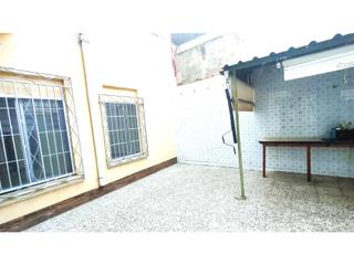 Erdgeschoss  N/a. Planta baja de edificio los barreros 130m a reformar  93.000