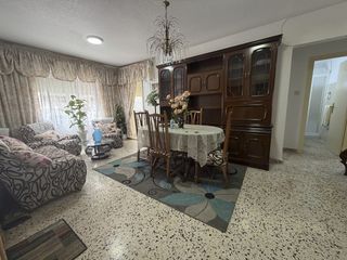 Rez-de-chaussée  Calle cavite. P.baja de edificio la unión centro 3 dormitorios, 1 baño59.000